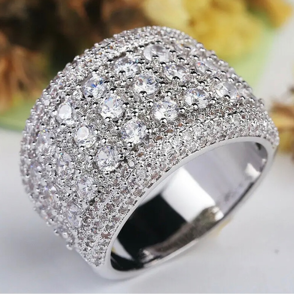Stunning ring